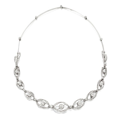 View full screen - View 1 of Lot 1683. DIAMOND NECKLACE / BRACELET / BROOCH / TIARA 鑽石項鏈 / 手鏈 / 別針 / 冠冕 .