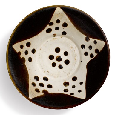 View full screen - View 1 of Lot 236. A 'Yaozhou' brown-glazed bowl, Tang dynasty | 唐 耀州窰黑釉點花紋盌.