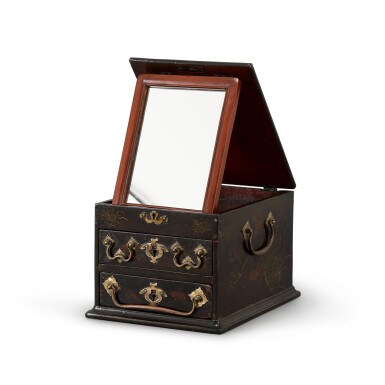 View full screen - View 1 of Lot 2023. A gilt and lacquered hardwood 'birds and flowers' mirror case 描金漆木花鳥紋摺疊式妝奩.