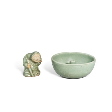 View full screen - View 1 of Lot 3467. A Longquan celadon-glazed immortal and a Longquan celadon-glazed incense holder, Yuan dynasty | 元 龍泉青釉壽老及香插 .