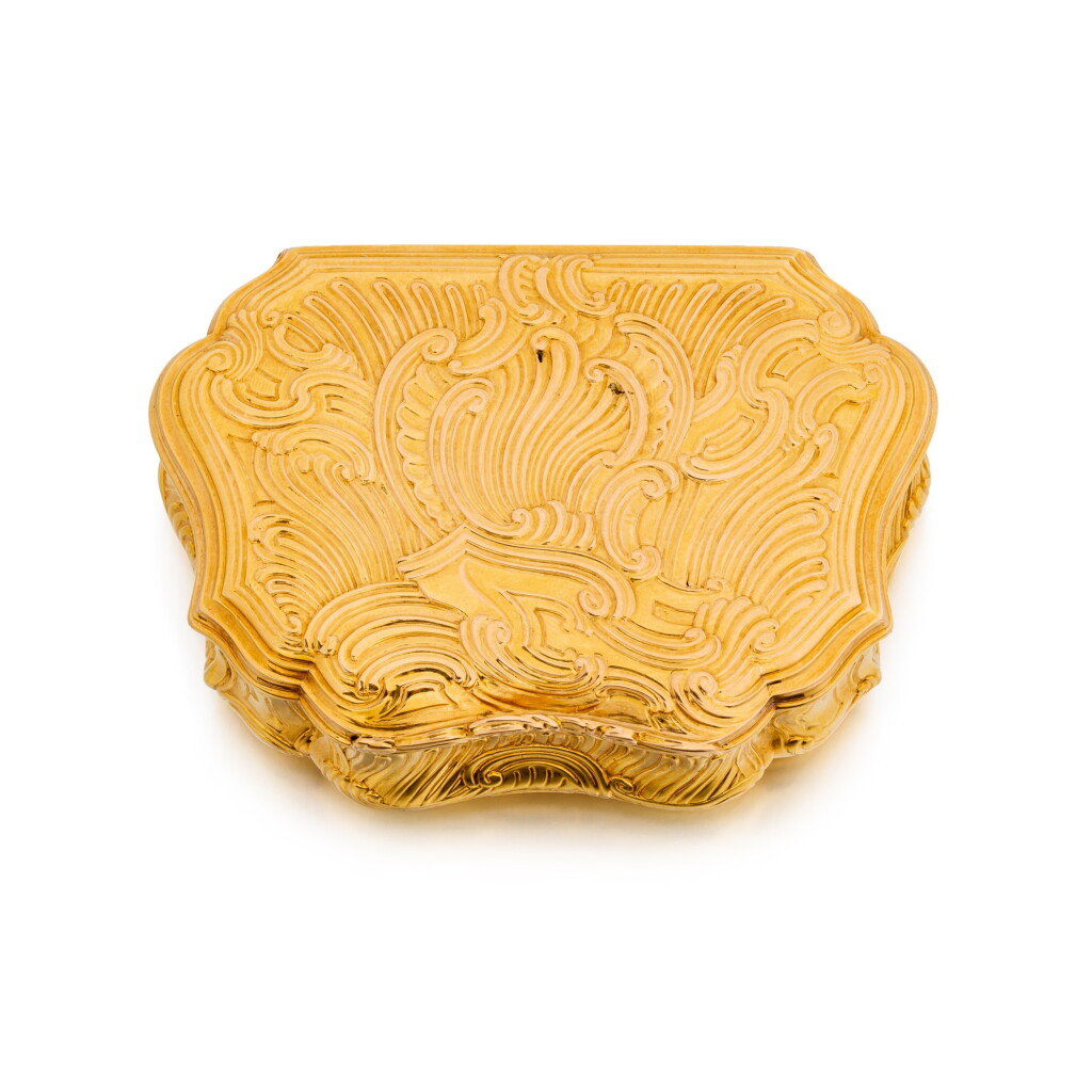 View full screen - View 1 of Lot 1202. A gold snuff box, probably German, circa 1740.