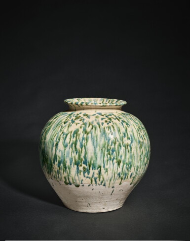 View full screen - View 1 of Lot 2029. A large blue and green-splashed jar, Tang dynasty | 唐 藍綠彩罐.