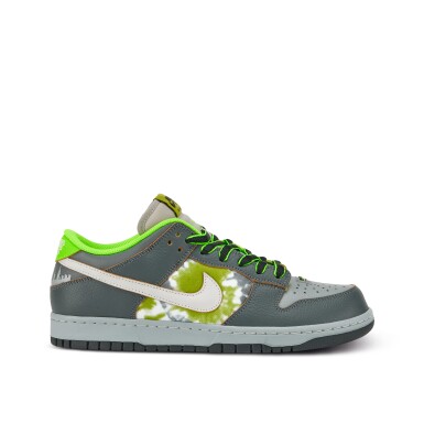 View full screen - View 1 of Lot 39. Nike SB Dunk Low 'HUF' Friends and Family | Production Sample | Size 9 .