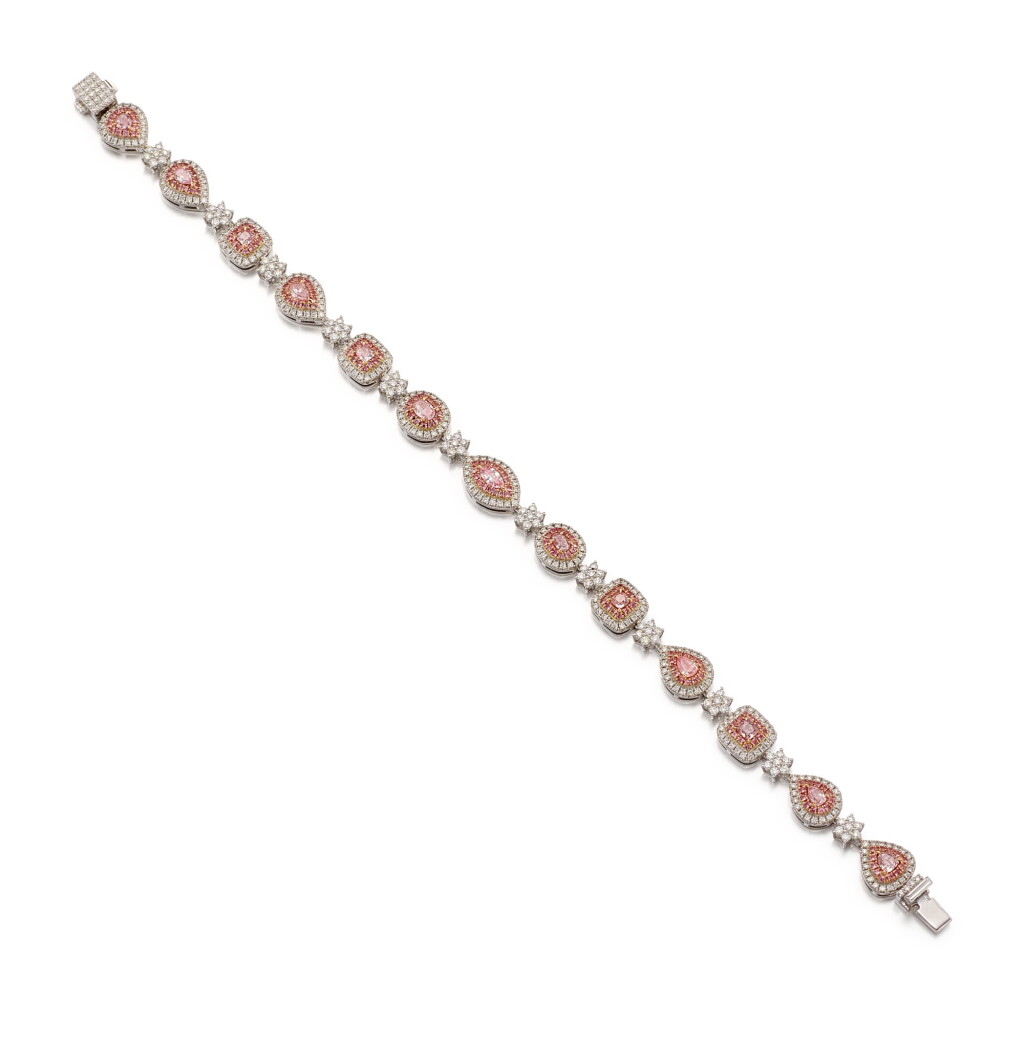 View full screen - View 1 of Lot 1050. COLOURED DIAMOND, DIAMOND AND PINK SAPPHIRE BRACELET |彩色鑽石 配 鑽石 及 粉紅色剛玉 手鏈.
