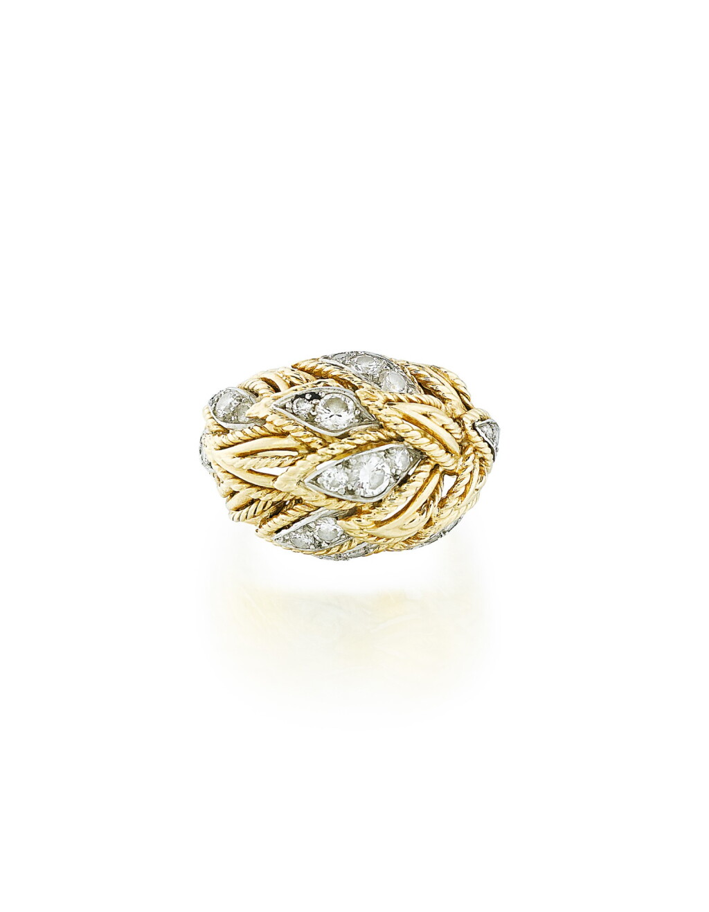 View full screen - View 1 of Lot 71. Bague diamants | Diamond ring.