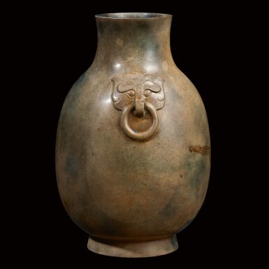 View full screen - View 1 of Lot 3. AN EXTREMELY RARE JADE VESSEL, HU EASTERN HAN DYNASTY | 東漢 玉獸首銜環壺.