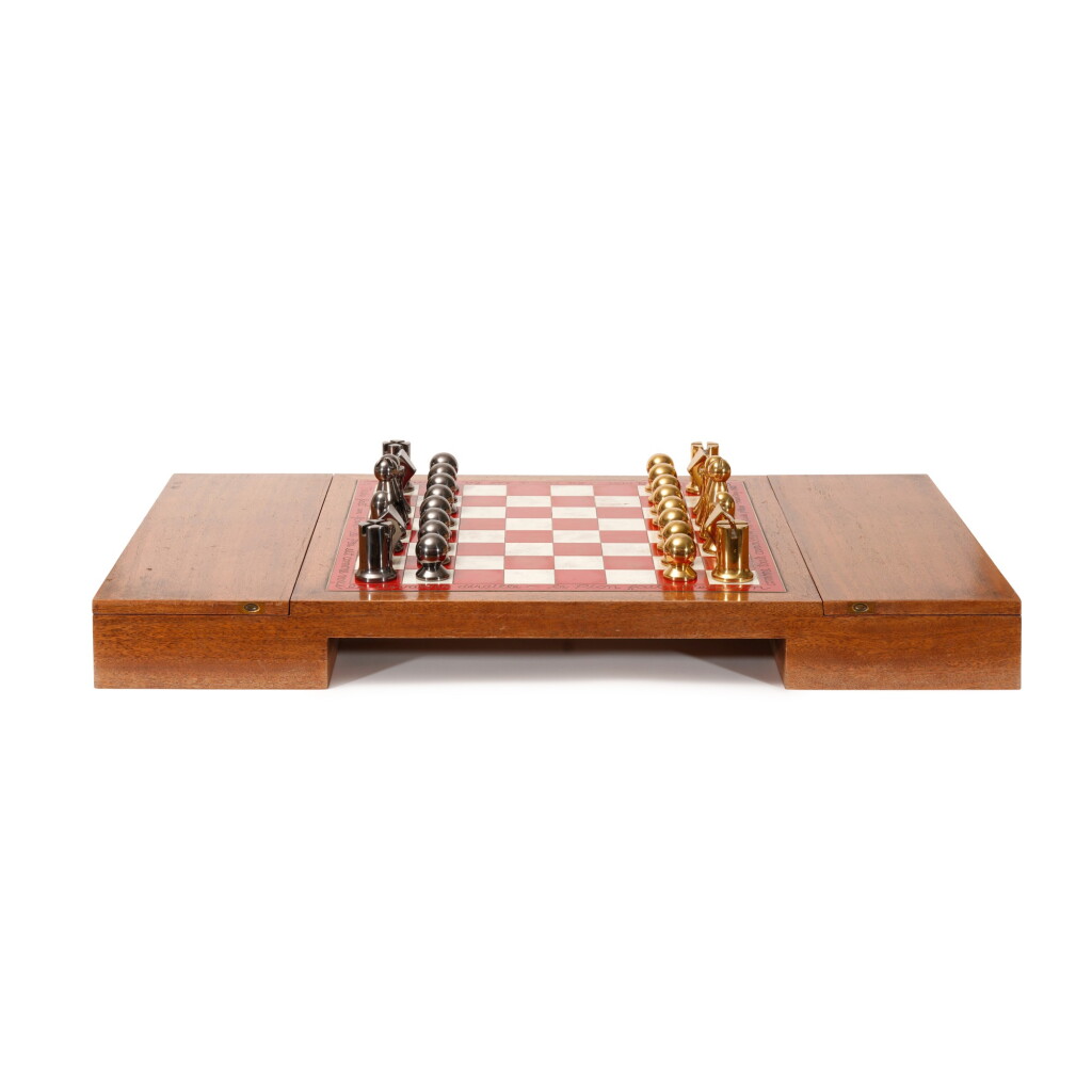 View full screen - View 1 of Lot 138. Jeu d'échecs.