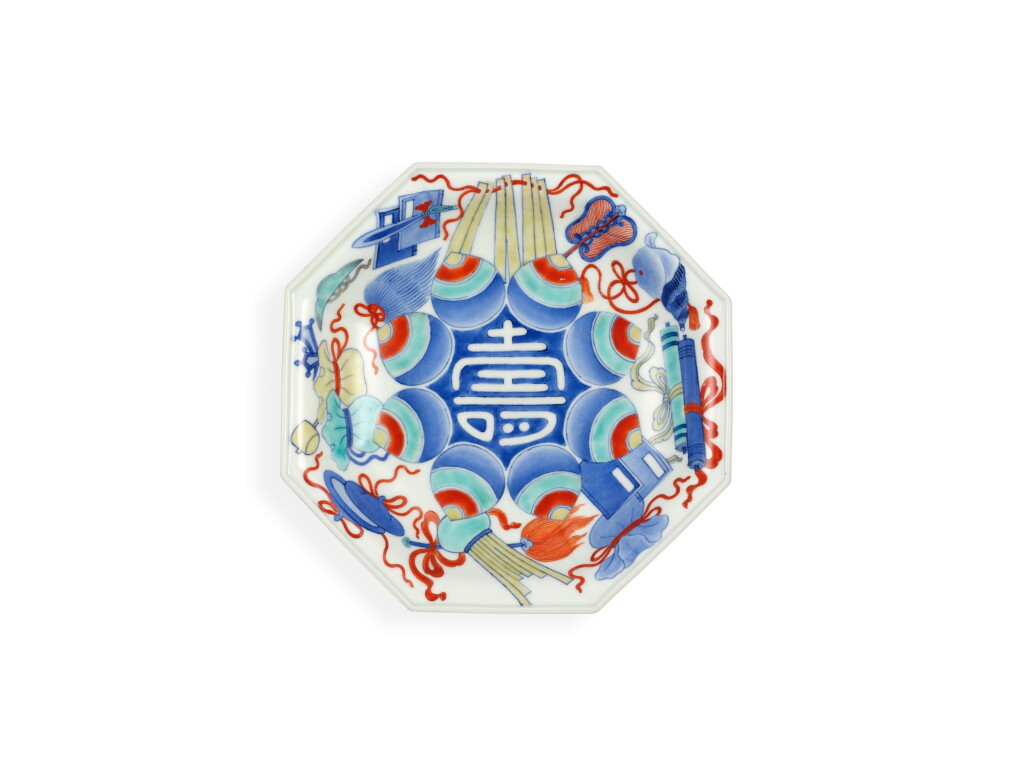 View full screen - View 1 of Lot 1028. A fine octagonal dish, Nabeshima ware, Hizen, Edo period, late 17th – early 18th century | 色絵宝尽文八角皿 肥前 鍋島藩窯 江戸時代 17世紀末〜18世紀初頭.
