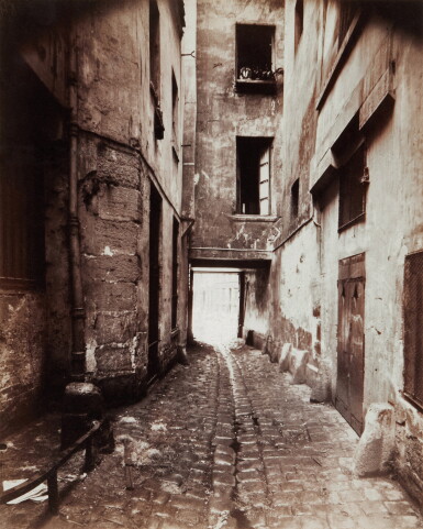 View full screen - View 1 of Lot 943. Cour, 22 rue Quincampoix.