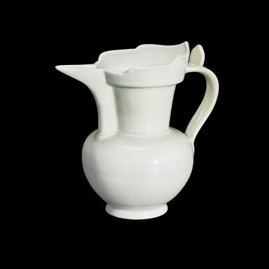 View full screen - View 1 of Lot 3625. An extremely rare inscribed white-glazed 'monk's cap ewer', Ming dynasty, Yongle period | 明永樂 甜白釉暗刻永平安頌銘如意紋僧帽壺.