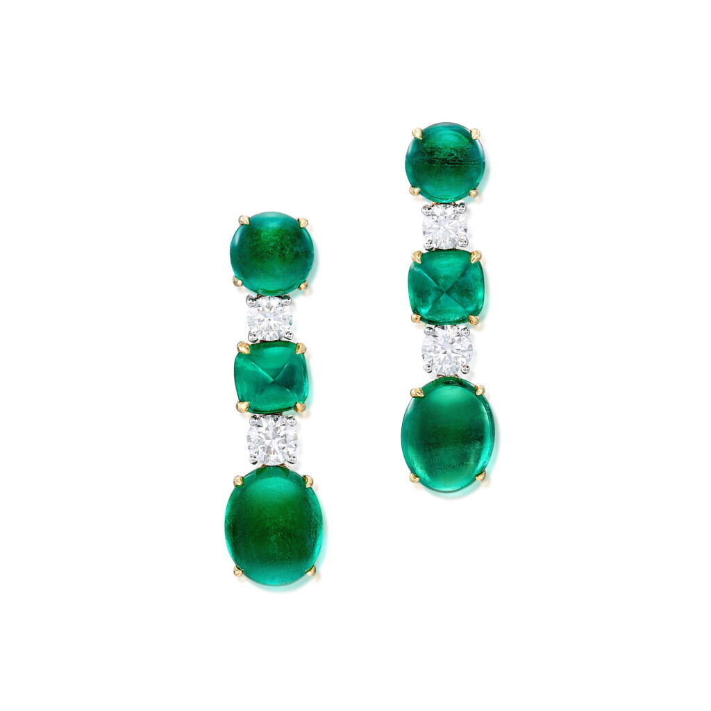 View full screen - View 1 of Lot 221. Pair of Emerald and Diamond Pendent Earrings | 「哥倫比亞」祖母綠 配 鑽石 耳墜一對(祖母綠共重19.42克拉).