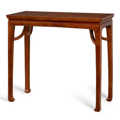 View full screen - View 1 of Lot 17. A HUANGHUALI RECTANGULAR CORNER-LEG WAISTED SIDE TABLE, BANZHUO MING DYNASTY, 17TH CENTURY | 明十七世紀 黃花梨束腰霸王棖馬蹄足半桌.