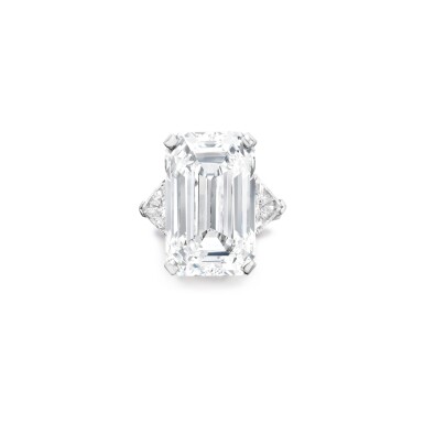 View full screen - View 1 of Lot 106. Bulgari | An Elegant Diamond Ring 寶格麗 鑽石戒指.