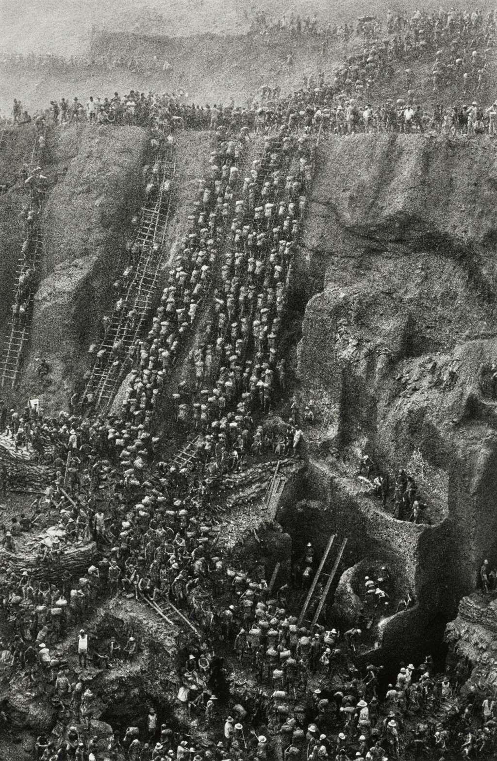 View full screen - View 1 of Lot 18. 'Goldmine, Serra Pelada (figure eight), Brazil', 1986.