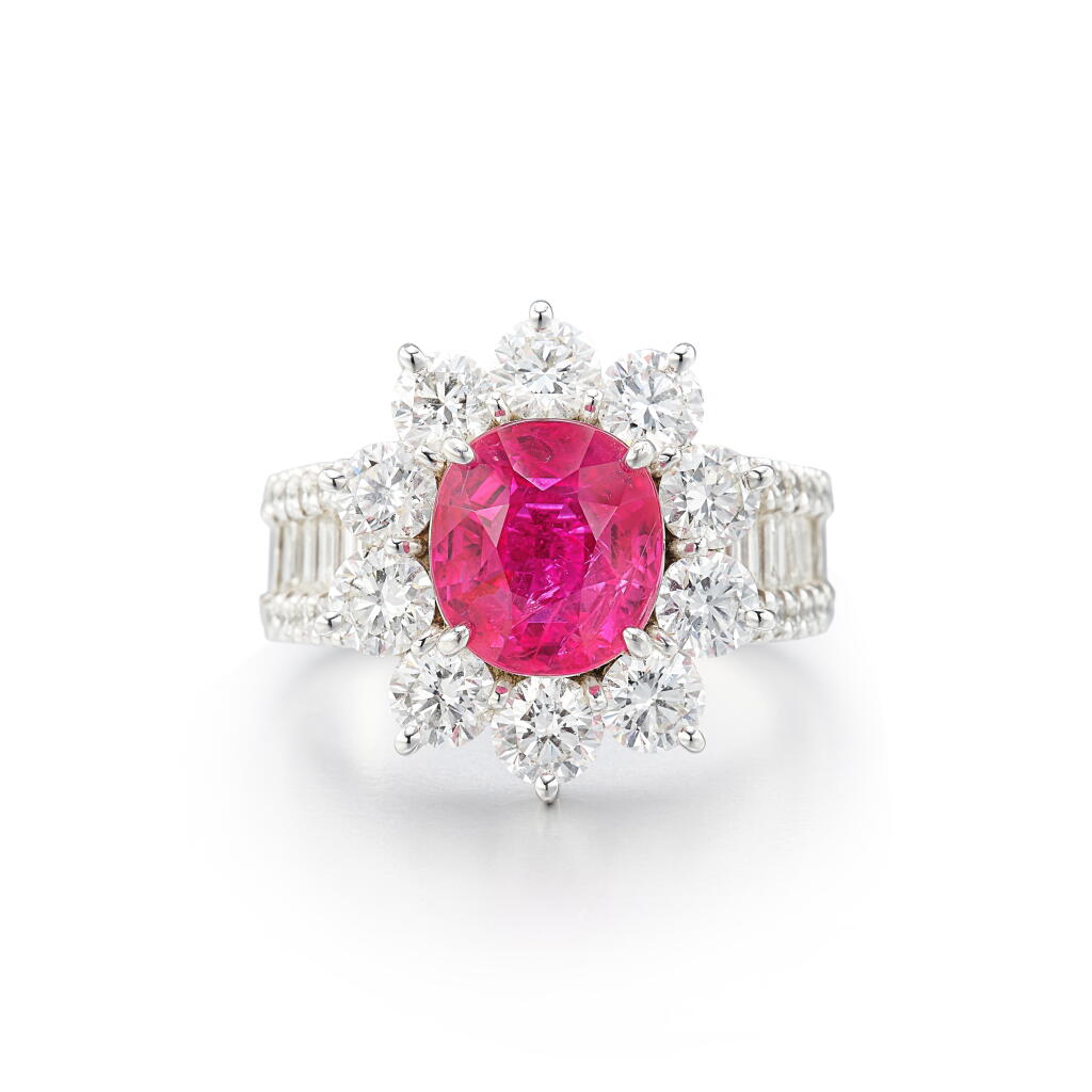 Voir en plein écran - Voir 1 du lot 1896. Ruby and Diamond Ring | 3.99克拉 天然「緬甸」未經加熱紅寶石 配 鑽石 戒指.