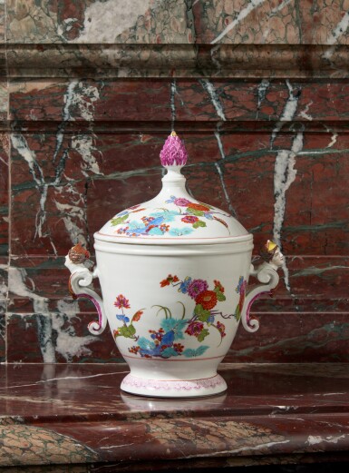 View full screen - View 1 of Lot 106. A rare Meissen porcelain Kakiemon two-handled ice cooler and cover, circa 1730-35.