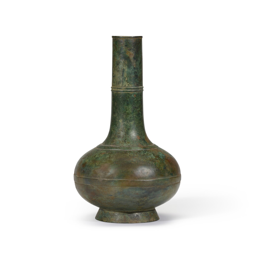 View full screen - View 1 of Lot 409. An archaic bronze vase (Hu), Eastern Han dynasty | 東漢 青銅壺.