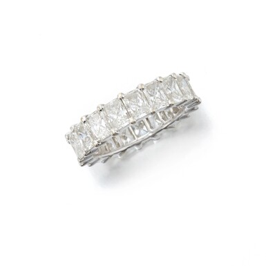 View full screen - View 1 of Lot 146. Diamond eternity ring (Riviera in diamanti).