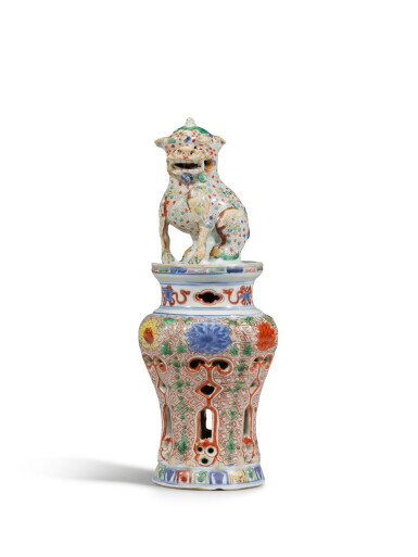 View full screen - View 1 of Lot 19. An very rare wucai reticulated incense burner and cover, Ming dynasty, 16th/17th century | 明十六/十七世紀 五彩花卉紋瑞獅香爐.