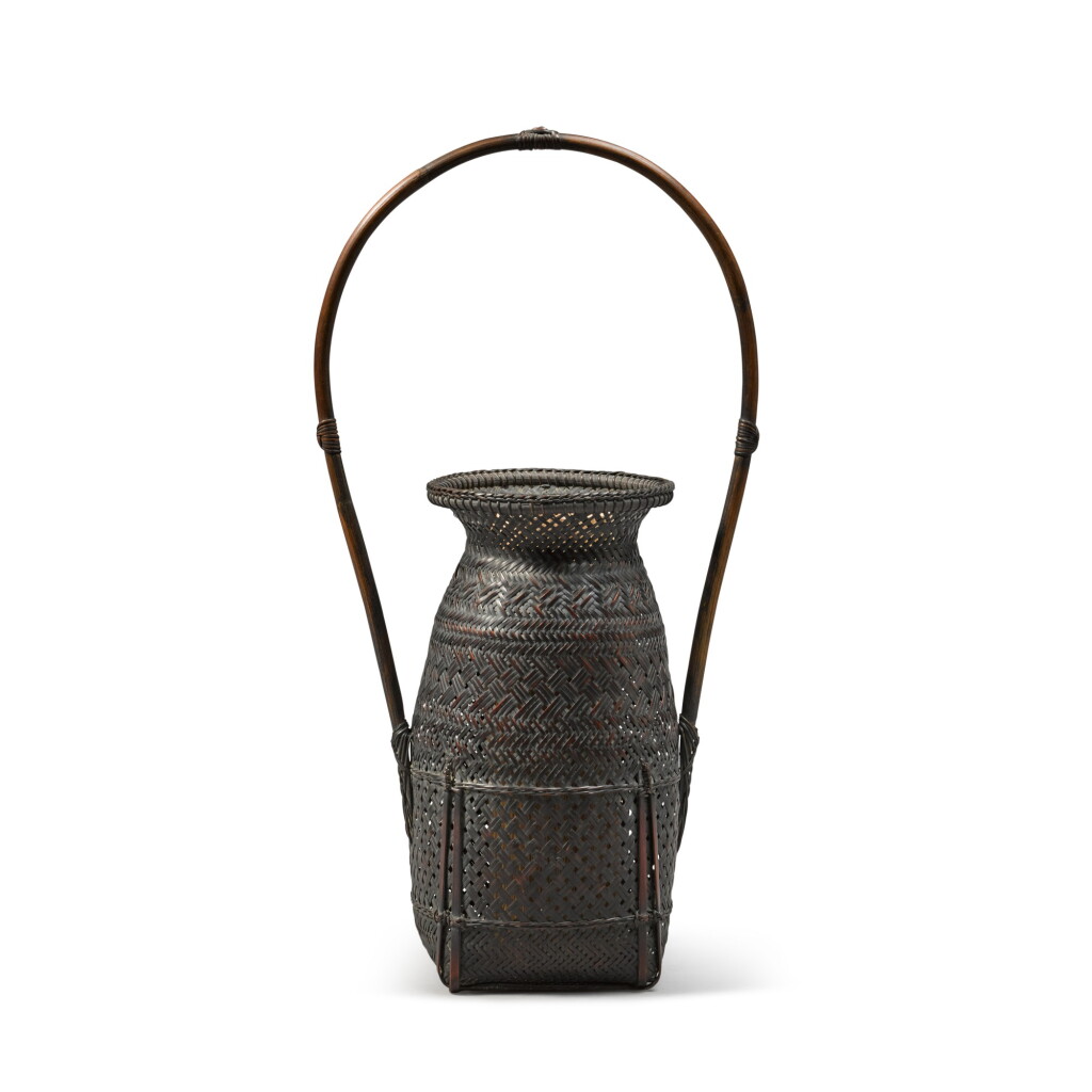 View full screen - View 1 of Lot 90. A basket | Signed Hakuhosai | Showa period, 20th century .