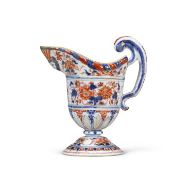 View full screen - View 1 of Lot 219. A Chinese Imari helmet-shaped ewer, Qing dynasty, Kangxi period.