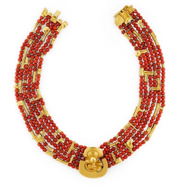 View full screen - View 1 of Lot 149. Collier corail | Coral necklace.