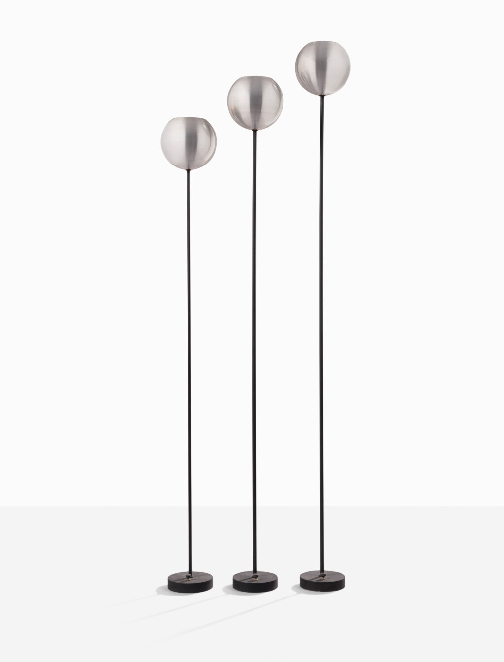 View full screen - View 1 of Lot 55. Lampadaires, modèles N°1081a.