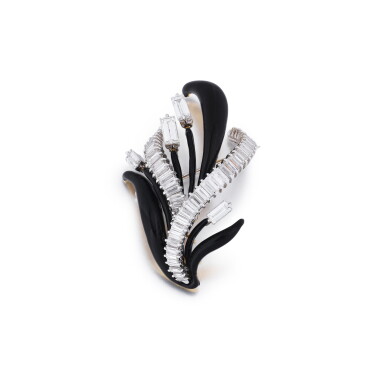 View full screen - View 1 of Lot 245. Broche émail et diamants | Enamel and diamond brooch.
