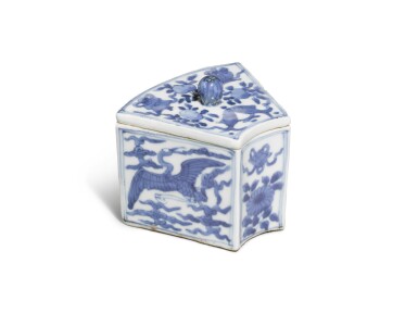 View full screen - View 1 of Lot 20. A blue and white fan-shaped box and cover, Ming dynasty, Wanli period | 明萬曆 青花云鶴紋扇形小蓋盒 《督理府》款.
