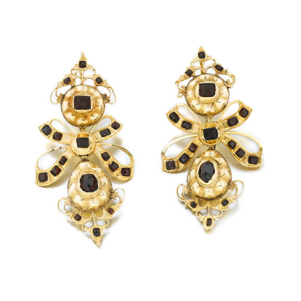 View full screen - View 1 of Lot 1016. A pair of Spanish gold and garnet pendent earrings, Spanish, 18th century or later.