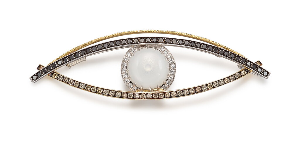 View full screen - View 1 of Lot 1418. YOUNG BY DILYS' | 'CELESTIAL EYE', PEARL AND DIAMOND PENDANT / BROOCH | Young by Dilys' | 'Celestial Eye' 珍珠 配 鑽石 吊墜 / 別針.