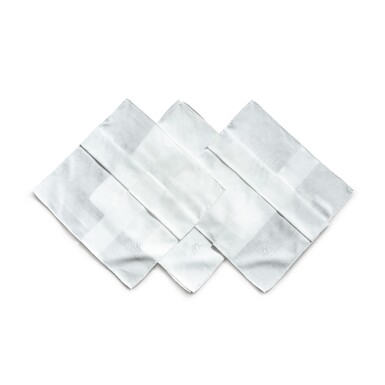 View full screen - View 1 of Lot 489. A set of five cotton handkerchiefs monogrammed KL | Satz von fünf Taschentüchern aus Baumwolle, monogrammiert KL mit Schatulle.