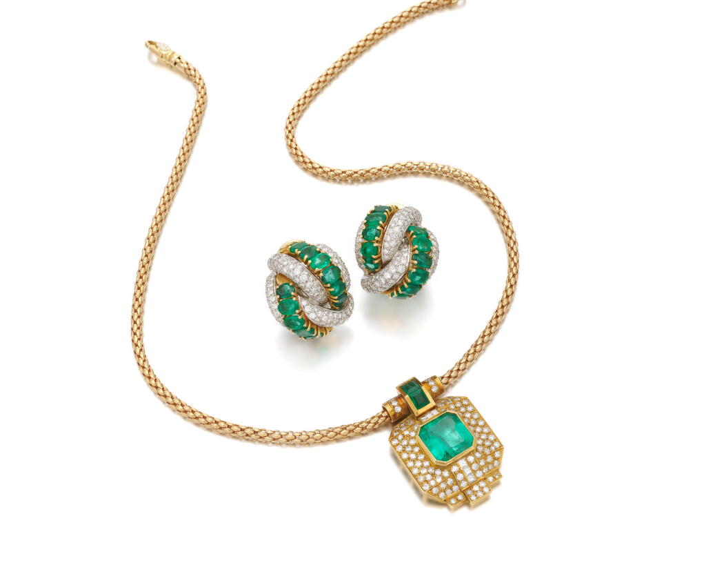 View full screen - View 1 of Lot 180. Emerald and diamond necklace and ear clips (Collana e paio di orecchini in diamanti e smeraldi ).