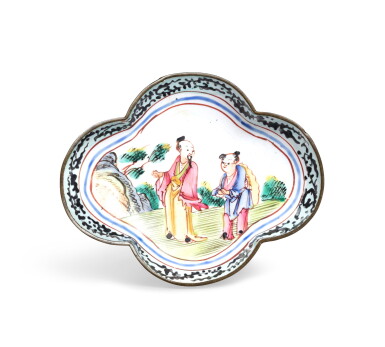 View full screen - View 1 of Lot 114. A painted enamel quatrefoil dish China, Qing dynasty, 19th century | Coupelle quadrilobée en émail de Canton Chine, dynastie Qing, XIXe siècle.