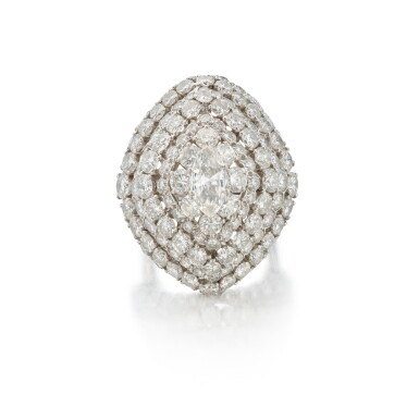 View full screen - View 1 of Lot 129. Diamond Ring.
