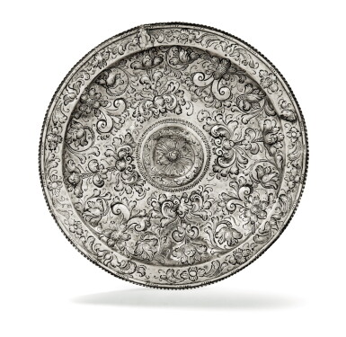 View full screen - View 1 of Lot 73. A SILVER SPANISH PRESENTATION DISH, FRANCISCO SANCHEZ TARAMAS, CORDOBA, CIRCA 1760-1770 | PLAT D'OSTENTATION EN ARGENT PAR FRANCISCO SANCHEZ TARAMAS, CORDOUE, VERS 1760-1770.