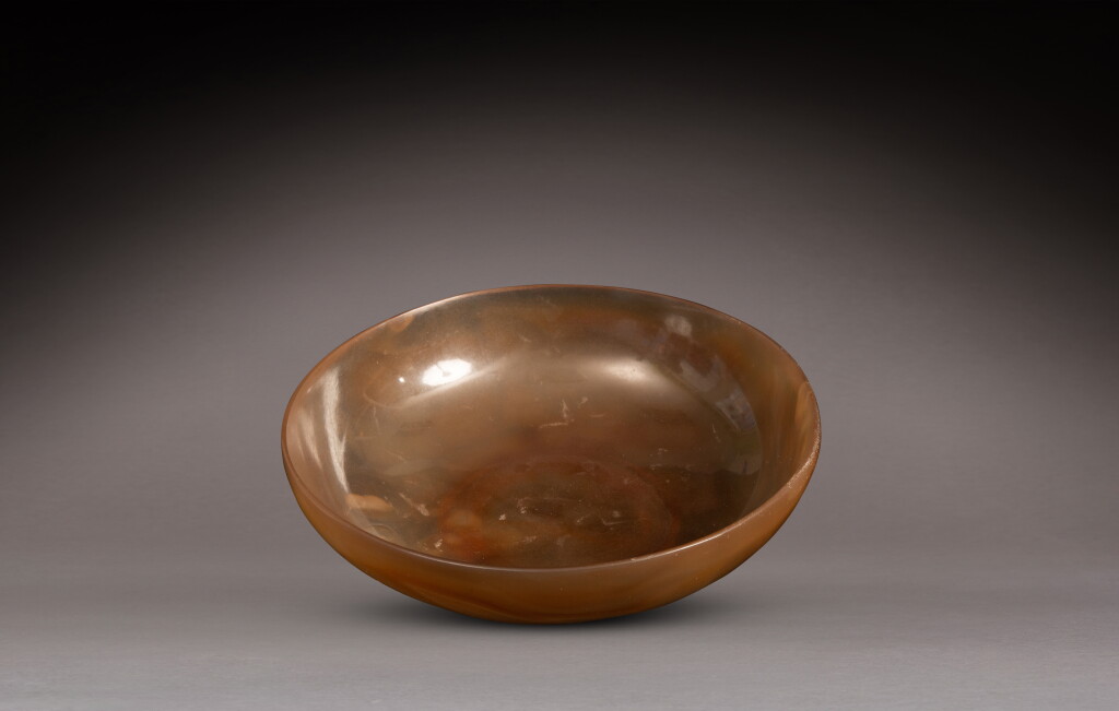 View full screen - View 1 of Lot 95. An agate bowl, Qing dynasty or earlier | 清或更早 瑪瑙盌.