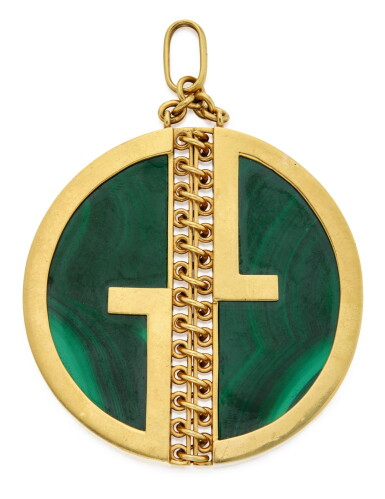 View full screen - View 1 of Lot 392. GOLD AND MALACHITE PENDANT, GUCCI.