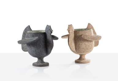 View full screen - View 1 of Lot 87. Paire de Cache-Pots Poule, Grand modèle.