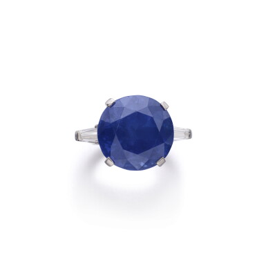 View full screen - View 1 of Lot 876. Sapphire and diamond ring.