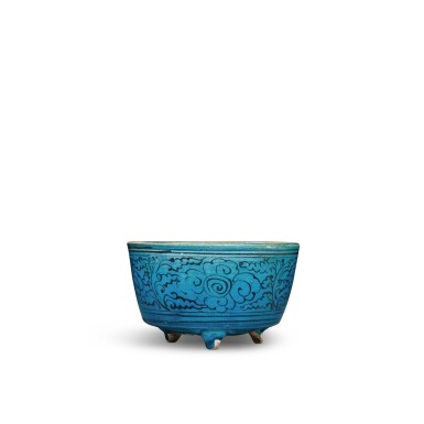 View full screen - View 1 of Lot 80. A 'Cizhou' turquoise-glazed 'floral' tripod censer, Yuan / Ming dynasty.