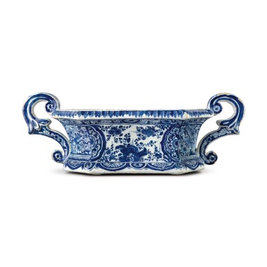 View full screen - View 1 of Lot 550. A DUTCH DELFT BLUE AND WHITE RECTANGULAR WINE COOLER OR BASIN, CIRCA 1700.