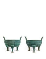 A pair of massive archaic bronze ritual food vessels, ding, Eastern Zhou dynasty, Spring and Autumn period | 東周春秋 青銅蟠螭紋鼎一對