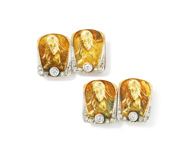 View full screen - View 1 of Lot 19. Paire de boutons de manchette diamants | Pair of diamond cufflinks.