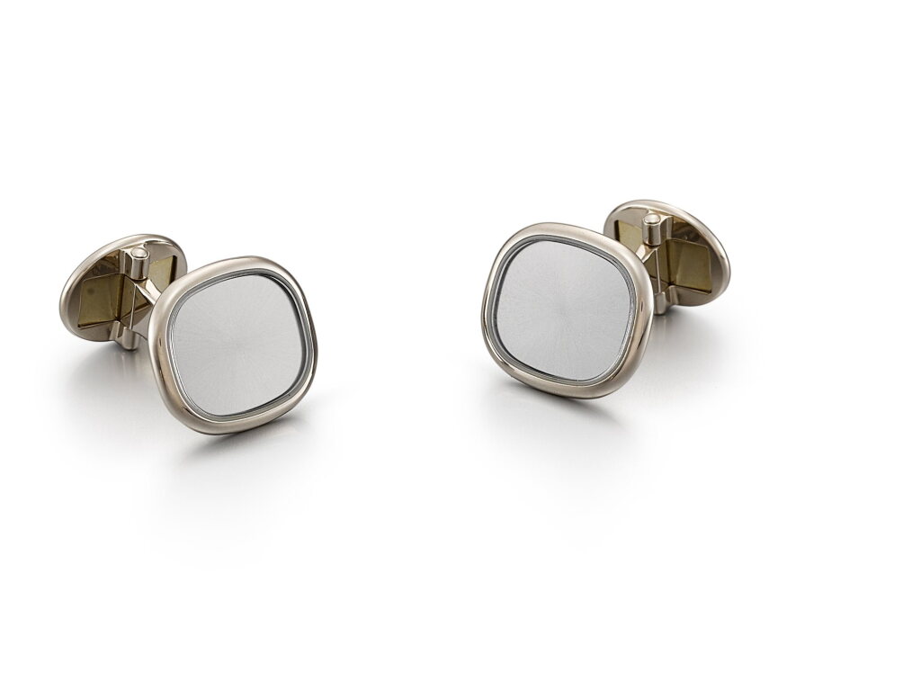 View full screen - View 1 of Lot 8088. Ellipse | A pair of white gold cufflinks, Circa 2010 | 百達翡麗 | Ellipse | 一對白金袖扣,約2010年製.