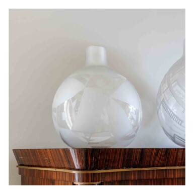 View full screen - View 1 of Lot 181. Vase.