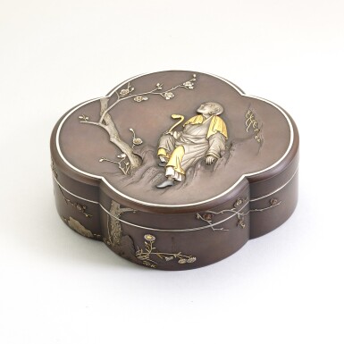 View full screen - View 1 of Lot 101. A BRONZE BOX AND COVER, SIGNED JYUKO AND SEALED HIRANO, MEIJI PERIOD, LATE 19TH CENTURY.