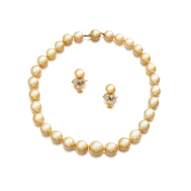 View full screen - View 1 of Lot 228. Demi-parure perles de culture et diamants | Cultured pearl and diamond demi-parure.