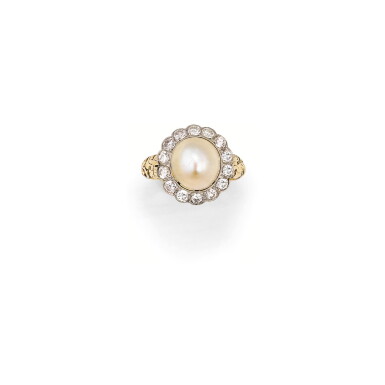 View full screen - View 1 of Lot 23. BAGUE PERLE FINE ET DIAMANTS | NATURAL PEARL AND DIAMOND RING.