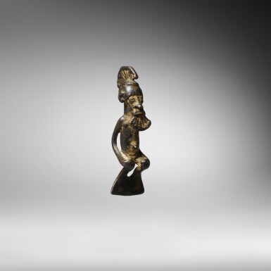 View full screen - View 1 of Lot 16. Pendentif, Gan, Côte d’Ivoire | Gan Pendant, Côte d'Ivoire.